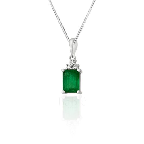 emerald cut smaragd i tri brilijanta